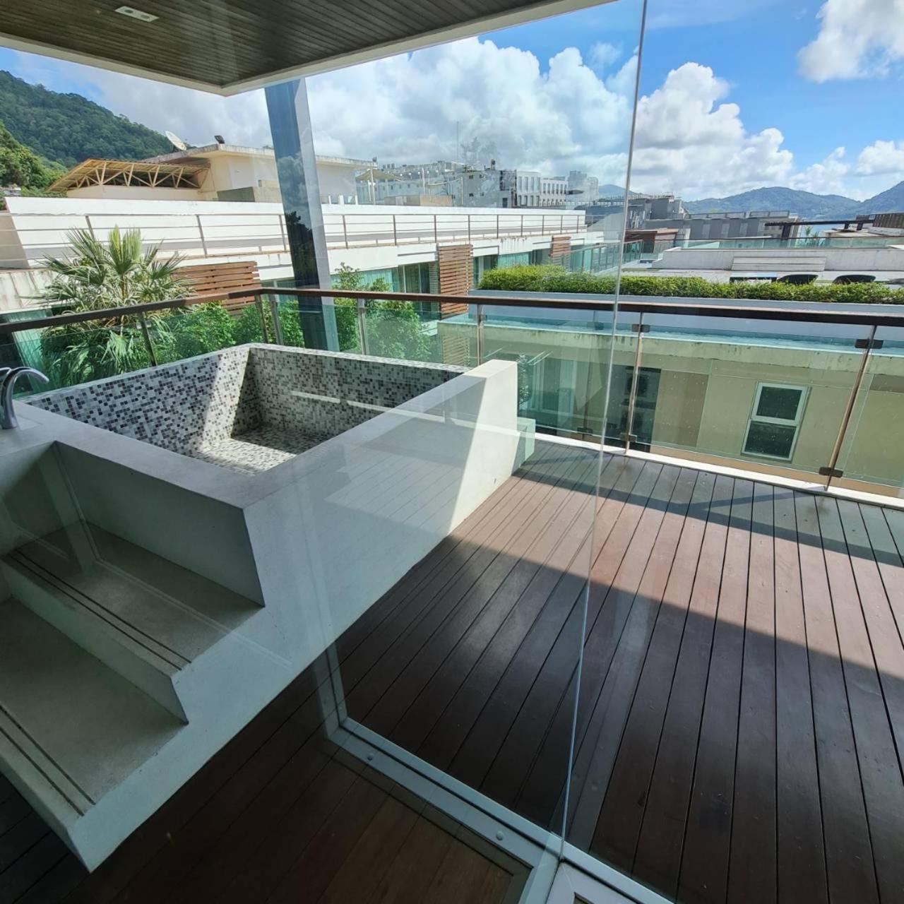 The Privilege Residence Patong Экстерьер фото