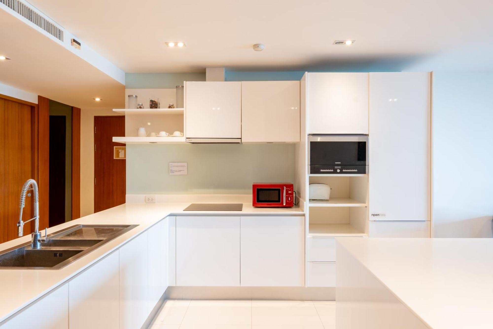 The Privilege Residence Patong Экстерьер фото
