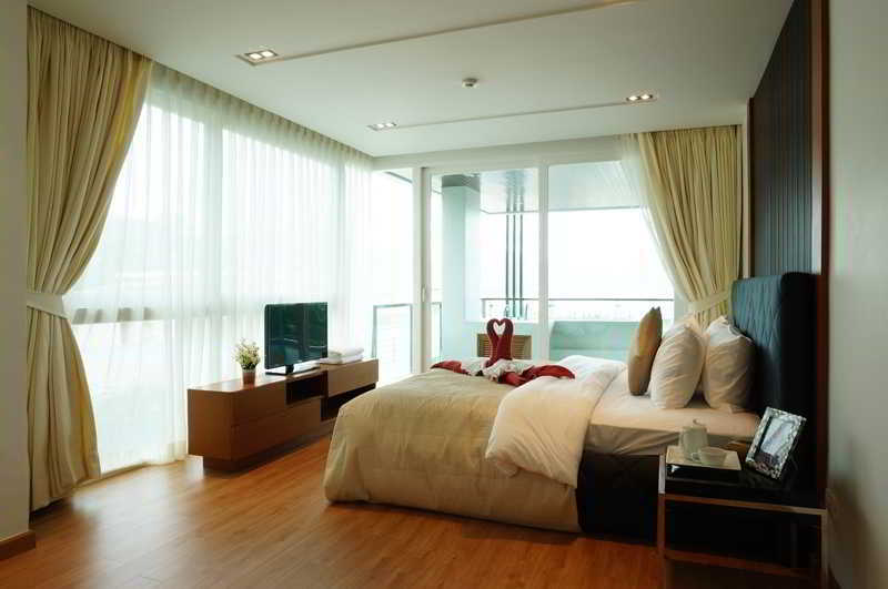 The Privilege Residence Patong Экстерьер фото