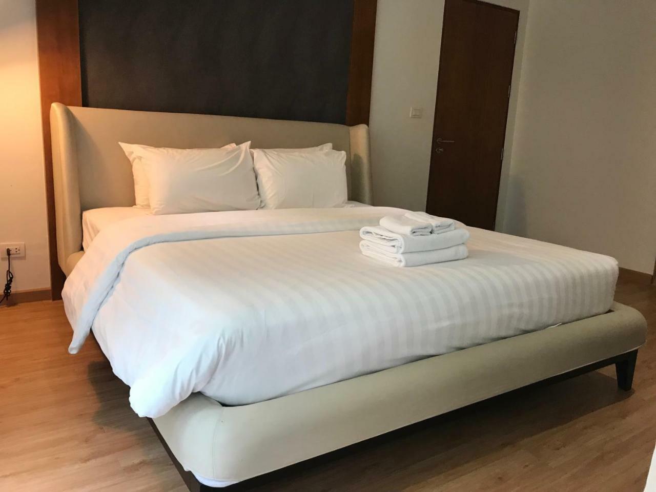 The Privilege Residence Patong Экстерьер фото